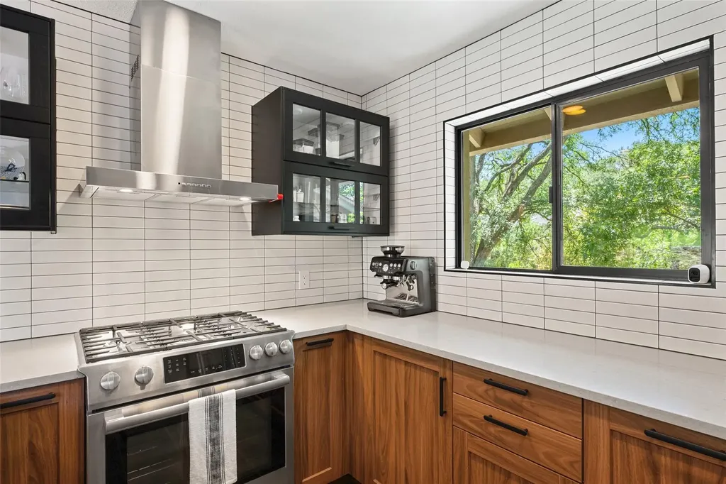 1702 Deerfield Drive Austin TX 78741