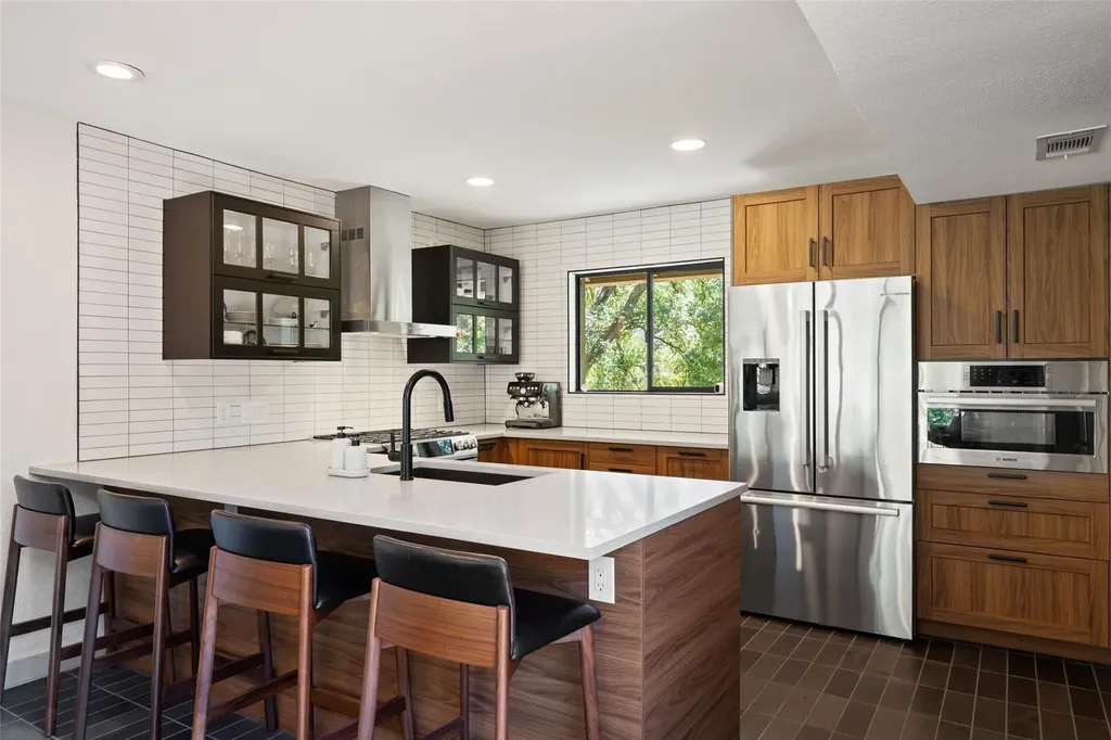 1702 Deerfield Drive Austin TX 78741