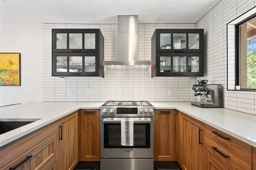 1702 Deerfield Drive Austin TX 78741