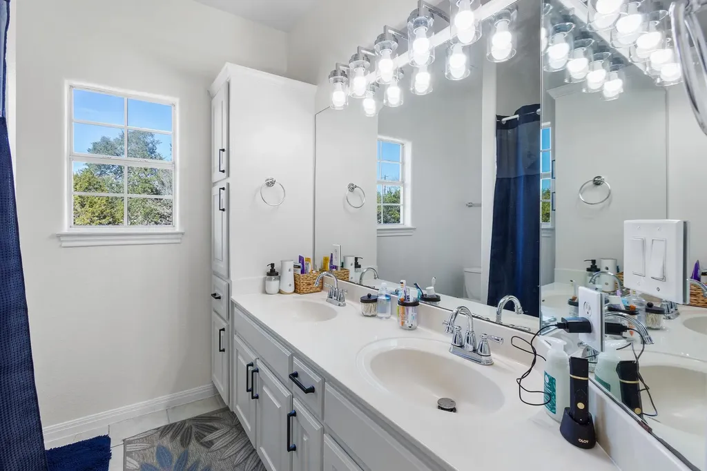 15501 Fox Run Drive Austin TX 78737