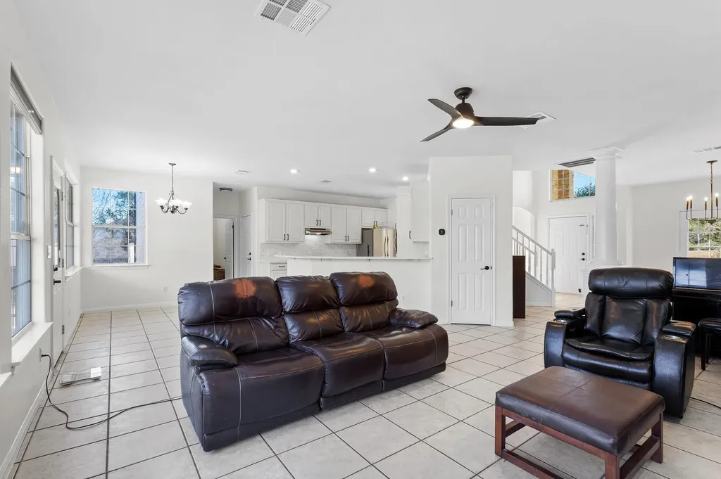 15501 Fox Run Drive Austin TX 78737