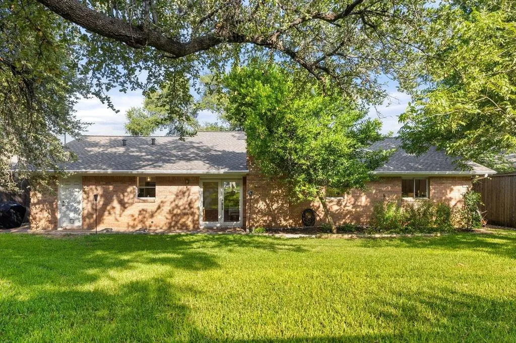 7906 Northforest Drive Austin TX 78759
