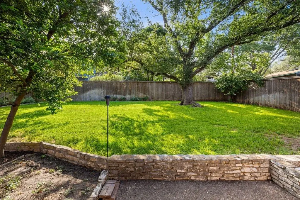 7906 Northforest Drive Austin TX 78759
