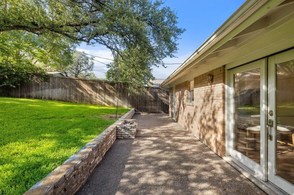 7906 Northforest Drive Austin TX 78759