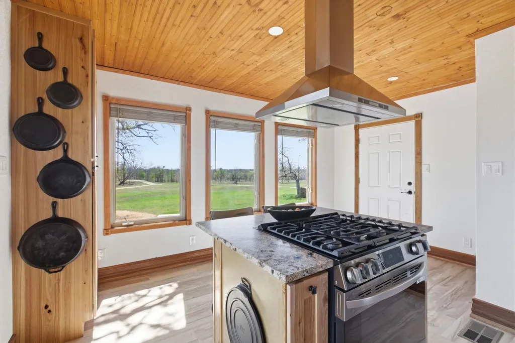 18335 Fm 86 Red Rock TX 78662