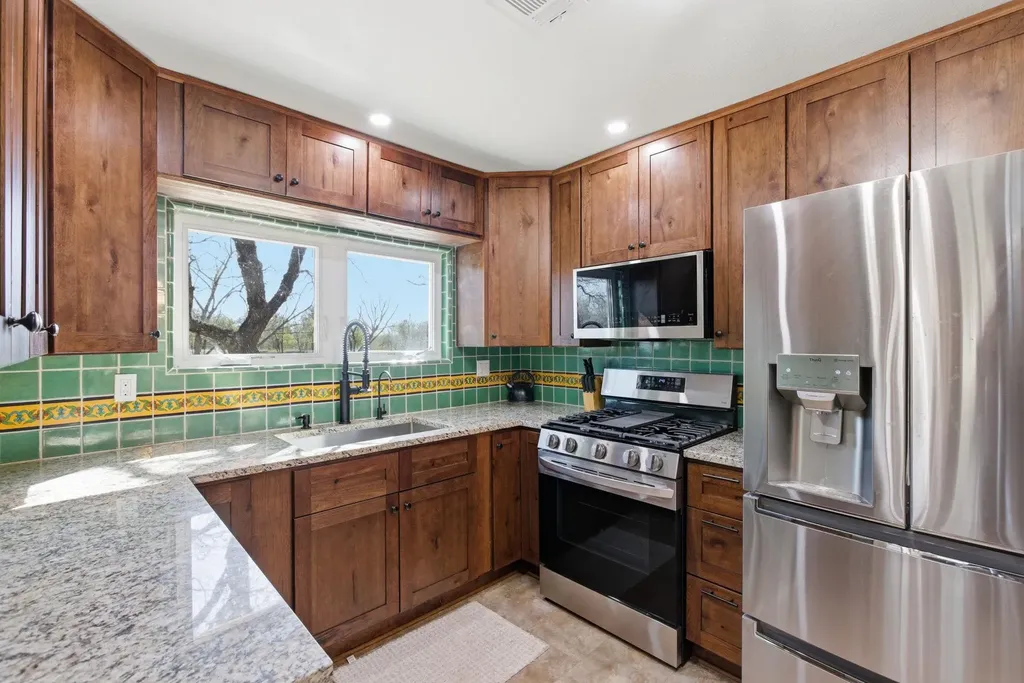 18335 Fm 86 Red Rock TX 78662