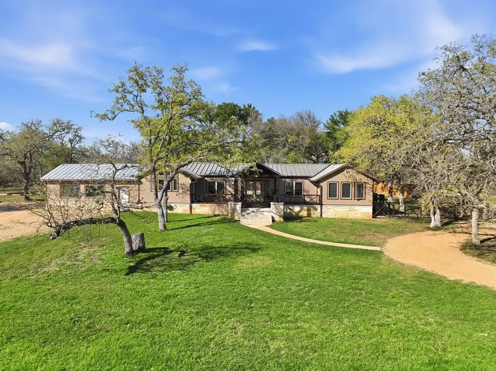 18335 Fm 86 Red Rock TX 78662