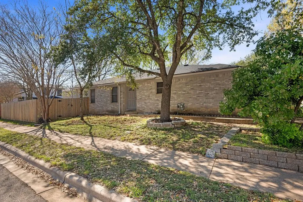 1001 Apple Cross Drive Pflugerville TX 78660