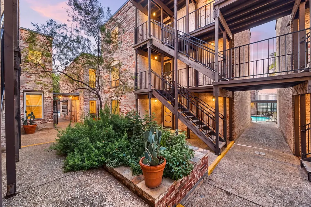 6501 E Hill Drive Austin TX 78731