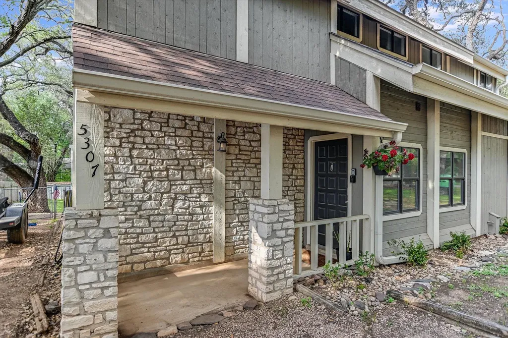 5307 Shady Oaks Circle Kingsland TX 78639