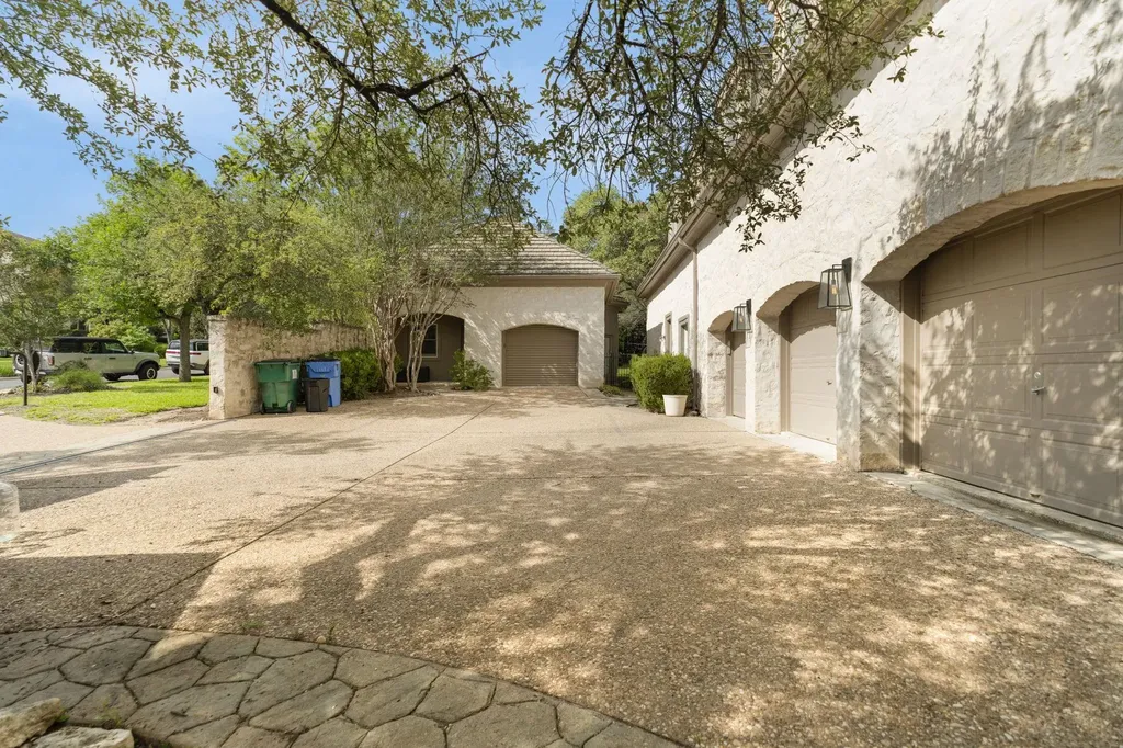 8616 Mendocino Drive Austin TX 78735