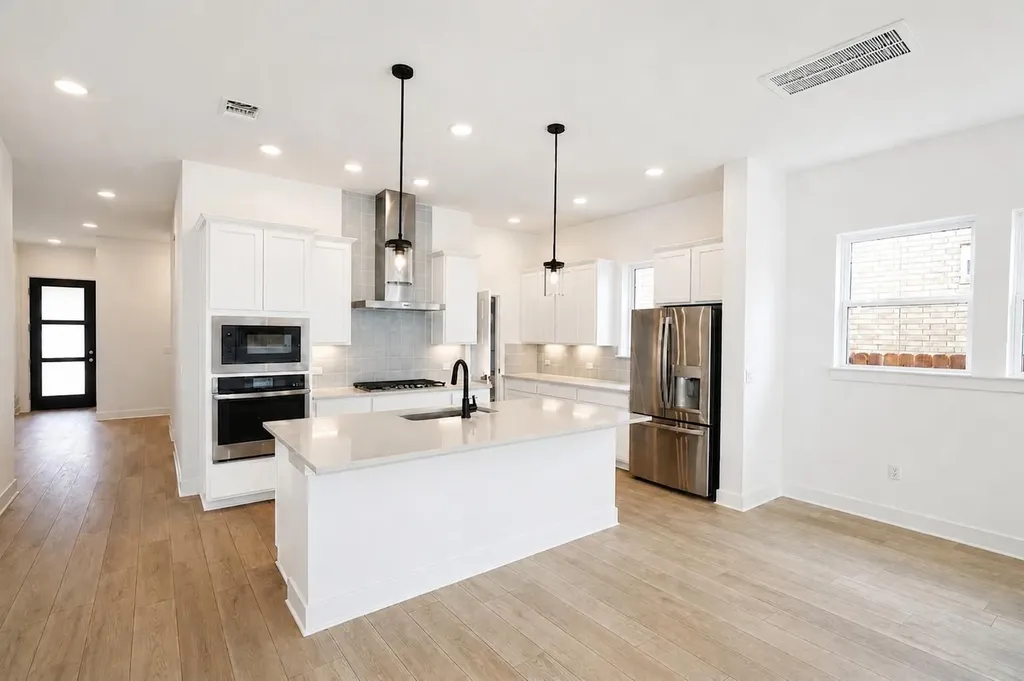 1420 South Brook Drive Leander TX 78641