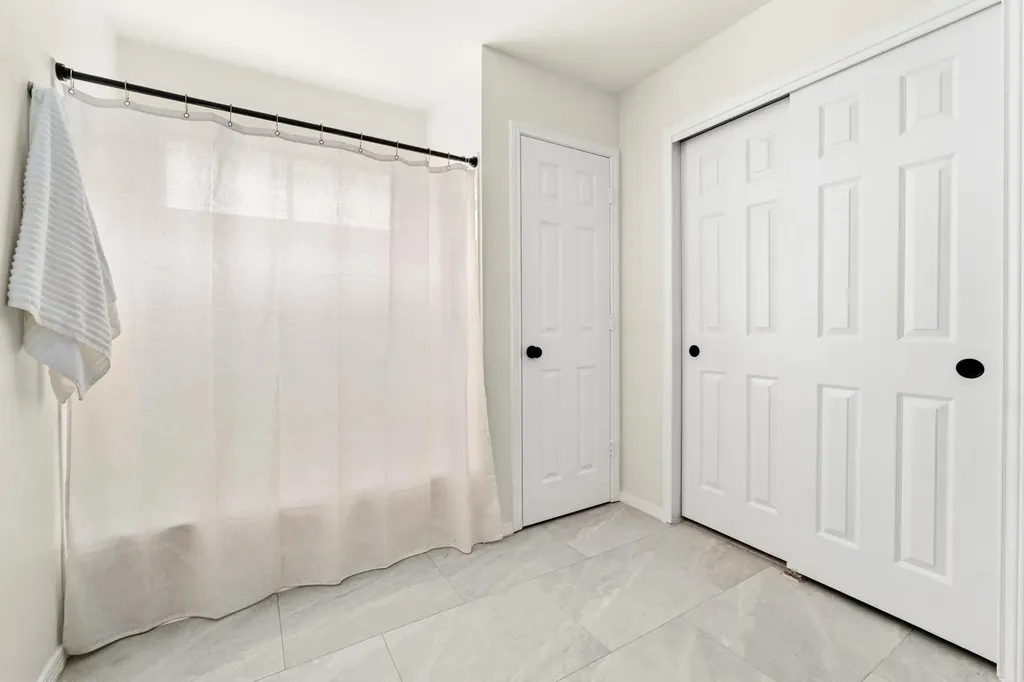 11207 Canterbury Tales Lane Austin TX 78748
