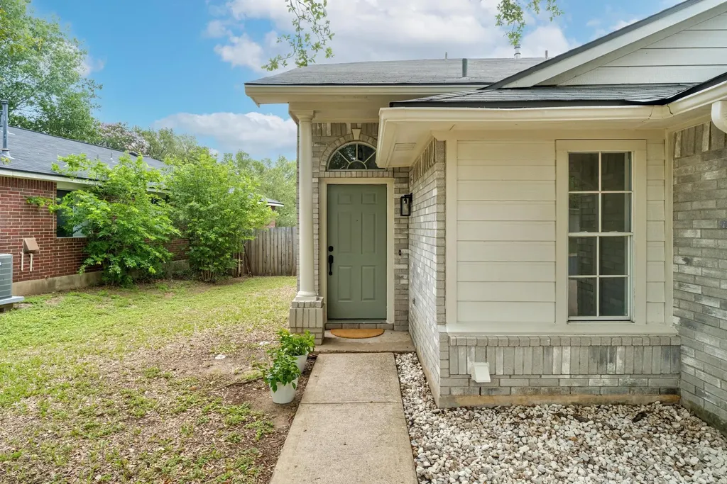 11207 Canterbury Tales Lane Austin TX 78748