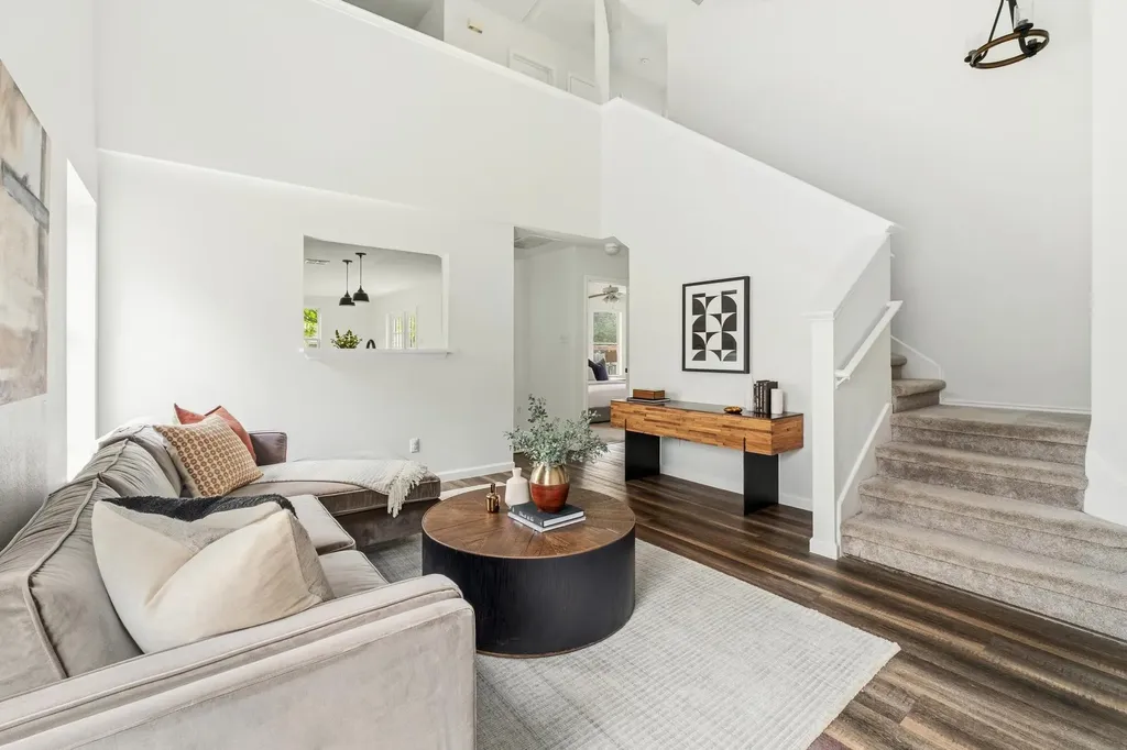 11207 Canterbury Tales Lane Austin TX 78748