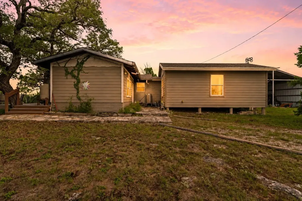 24221 Pedernales Cliff Trail Spicewood TX 78669