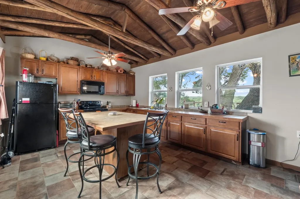 24221 Pedernales Cliff Trail Spicewood TX 78669