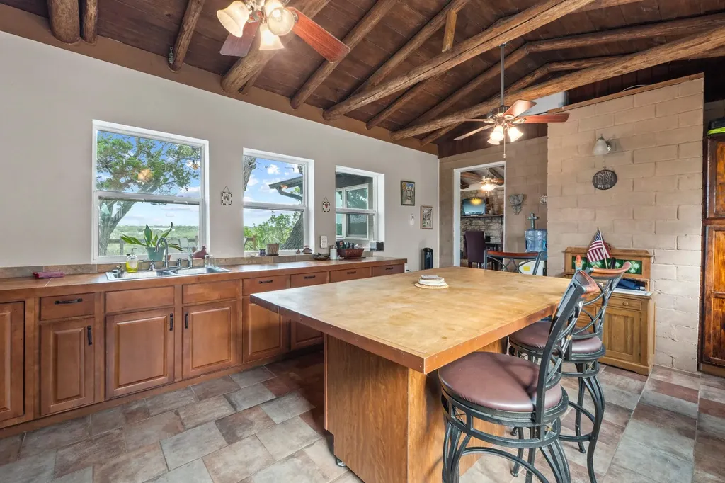 24221 Pedernales Cliff Trail Spicewood TX 78669