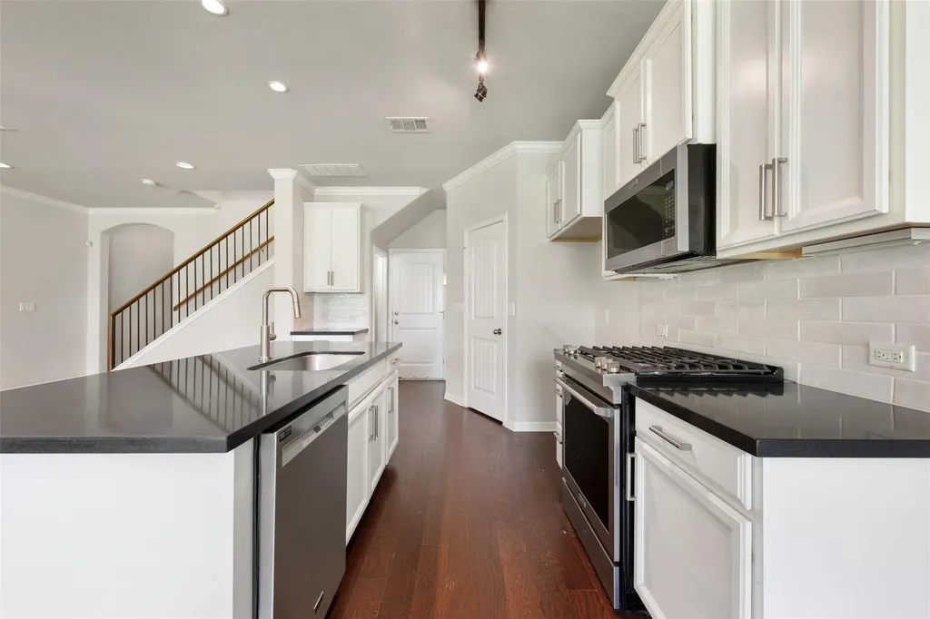 211 Parable Cove Pflugerville TX 78660