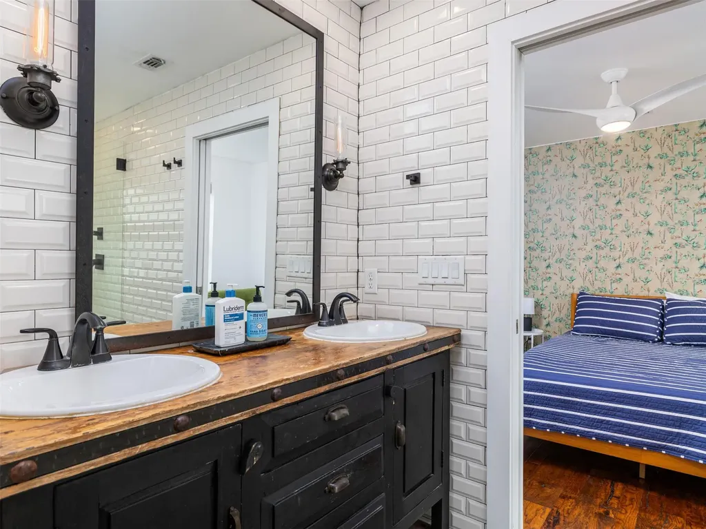 1109 Angelina Street Austin TX 78702