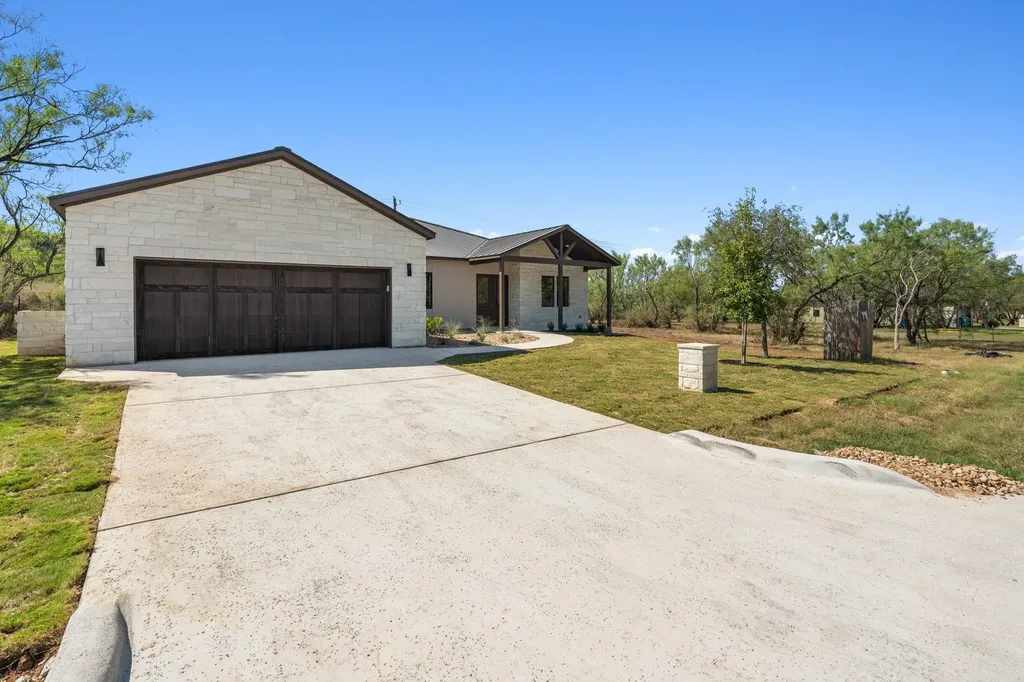 1399 Hi Circle S Horseshoe Bay TX 78657