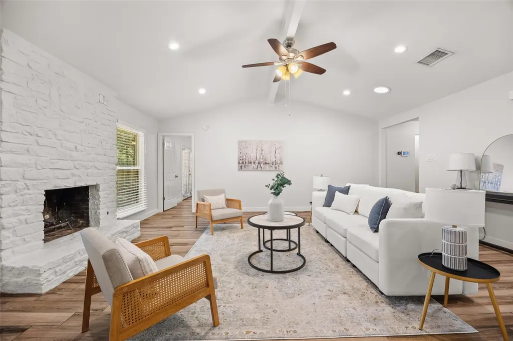 5006 Trail West Drive Austin TX 78735