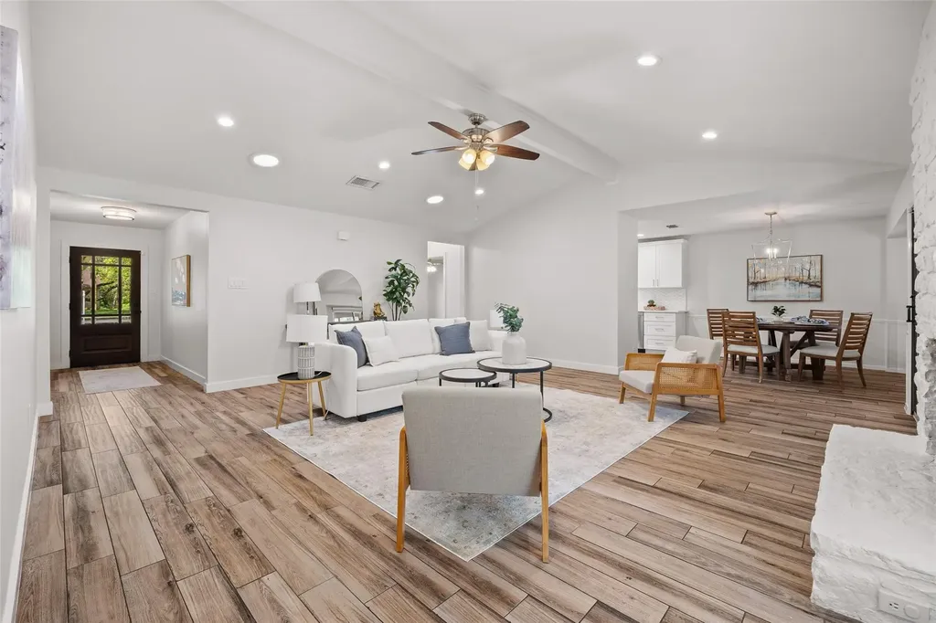 5006 Trail West Drive Austin TX 78735