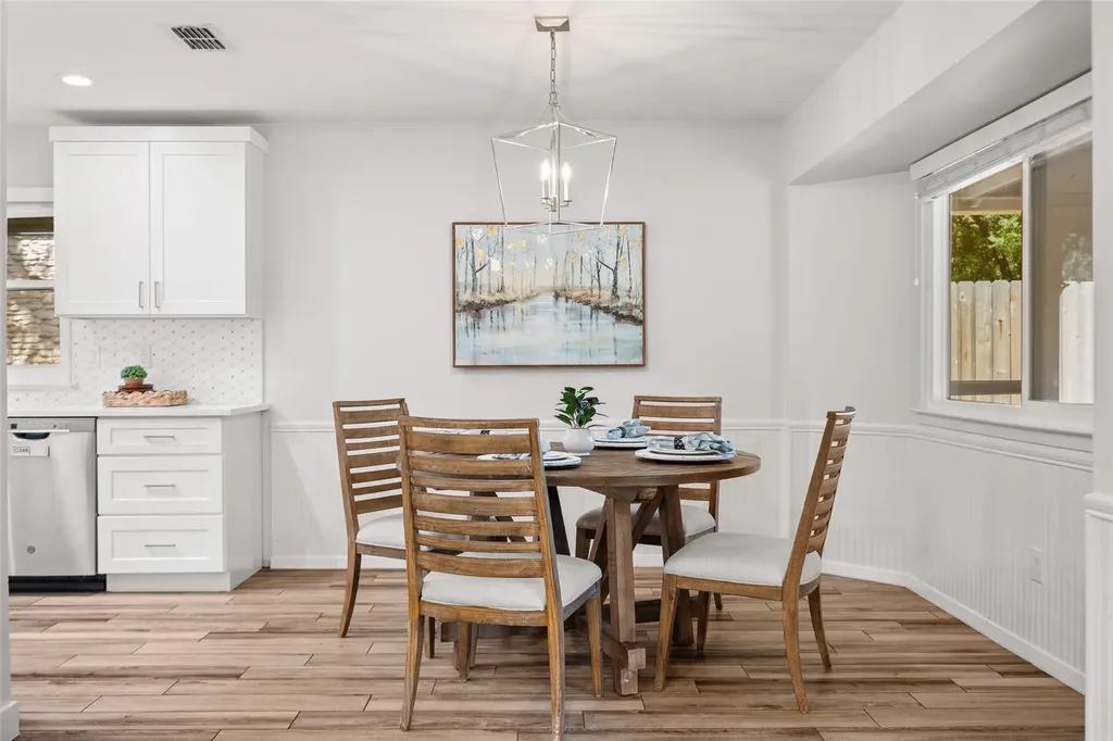 5006 Trail West Drive Austin TX 78735