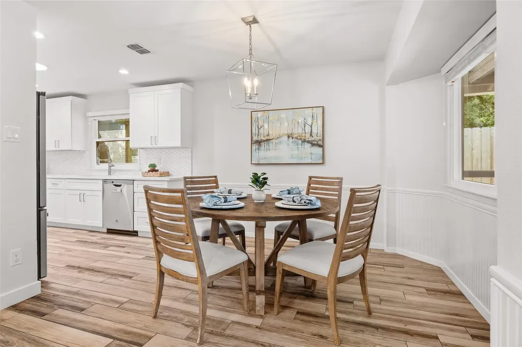 5006 Trail West Drive Austin TX 78735