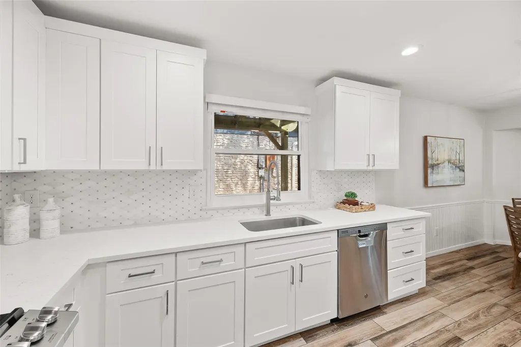 5006 Trail West Drive Austin TX 78735