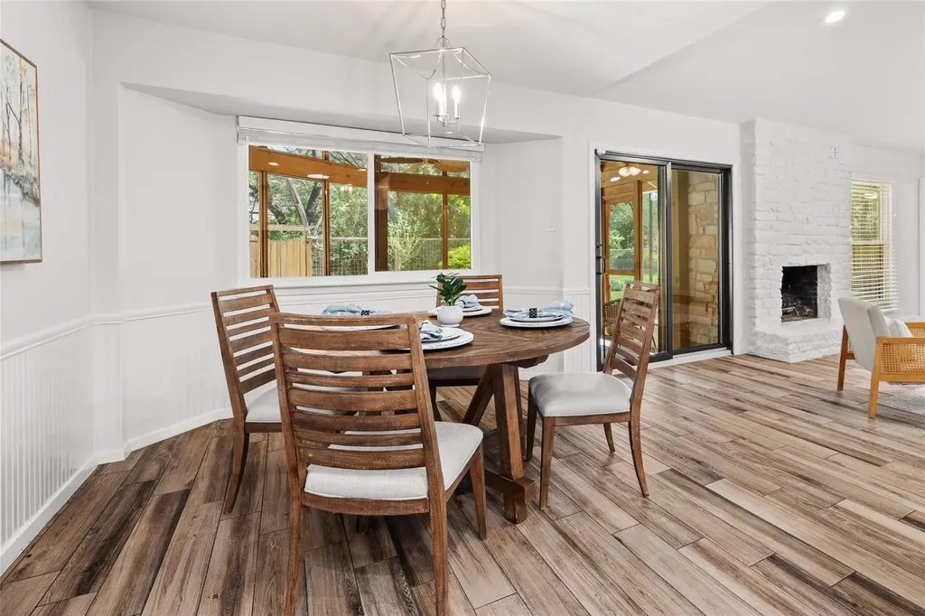 5006 Trail West Drive Austin TX 78735