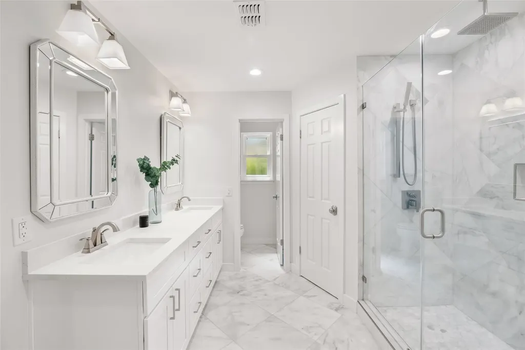 5006 Trail West Drive Austin TX 78735