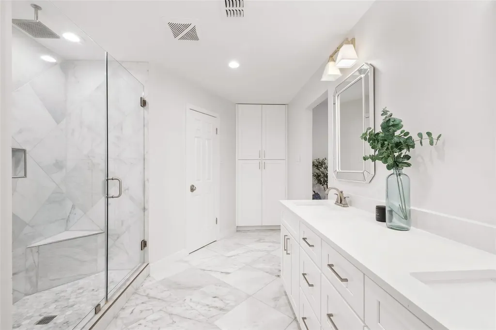 5006 Trail West Drive Austin TX 78735