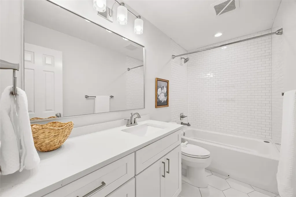 5006 Trail West Drive Austin TX 78735