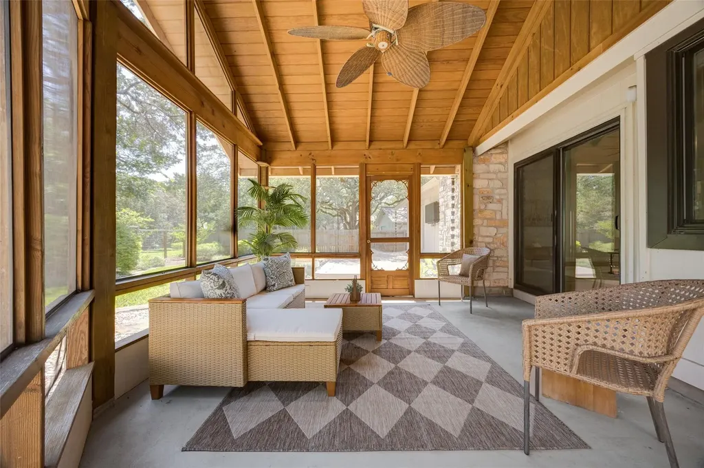 5006 Trail West Drive Austin TX 78735