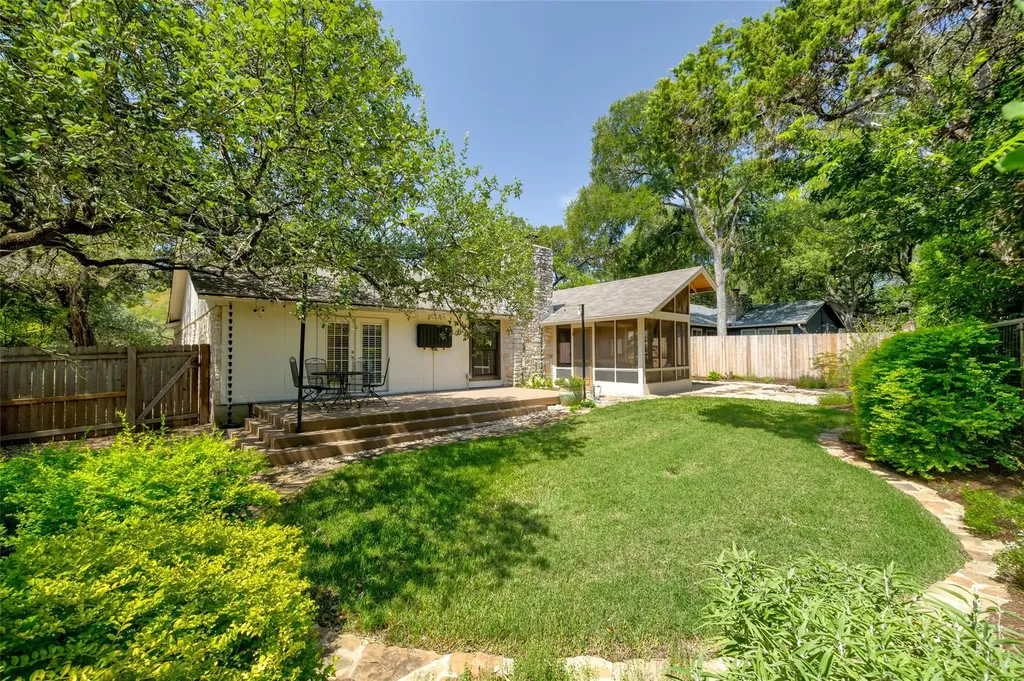 5006 Trail West Drive Austin TX 78735