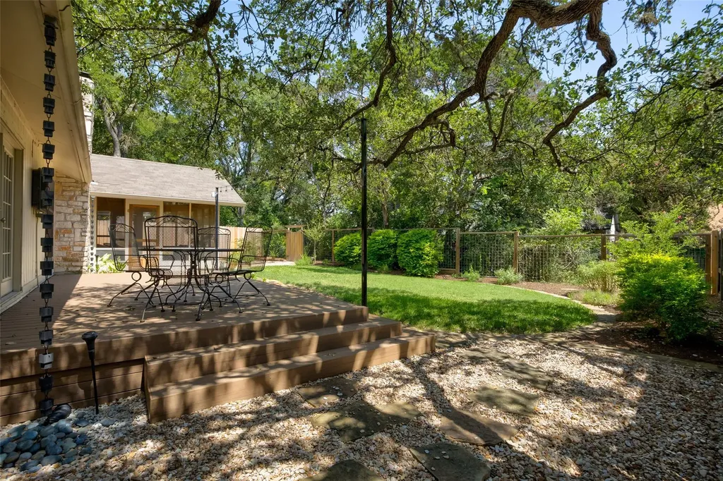 5006 Trail West Drive Austin TX 78735