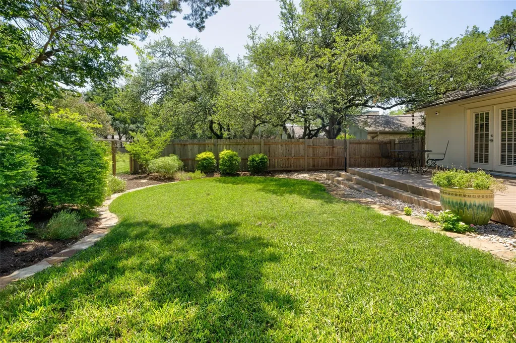 5006 Trail West Drive Austin TX 78735
