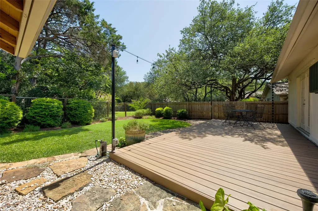 5006 Trail West Drive Austin TX 78735