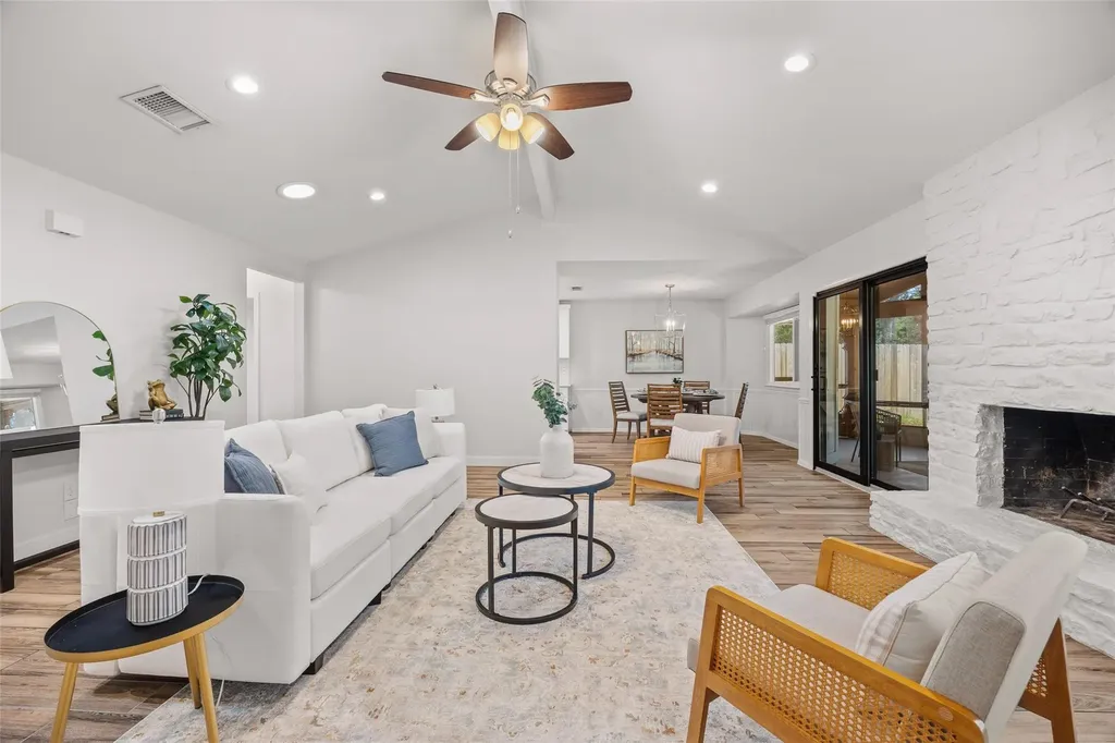5006 Trail West Drive Austin TX 78735