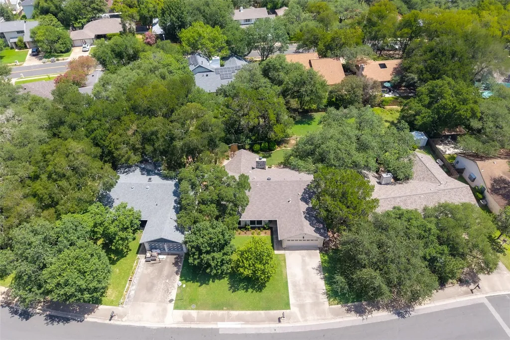 5006 Trail West Drive Austin TX 78735