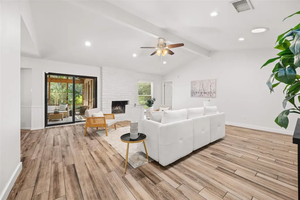 5006 Trail West Drive Austin TX 78735