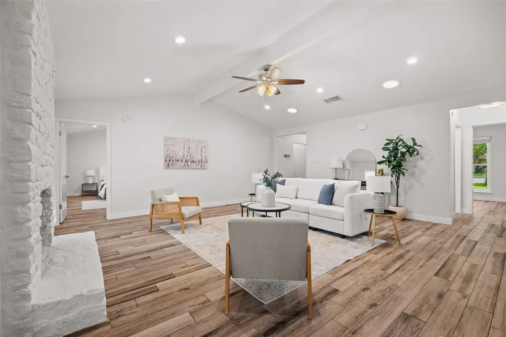 5006 Trail West Drive Austin TX 78735