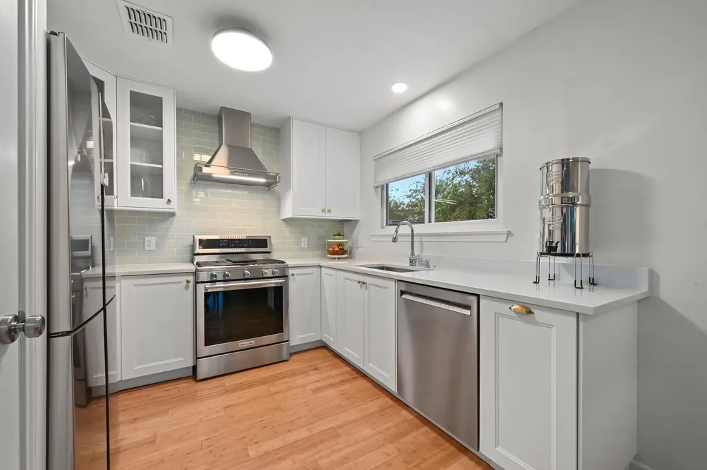 8108 Treehouse Lane Austin TX 78749