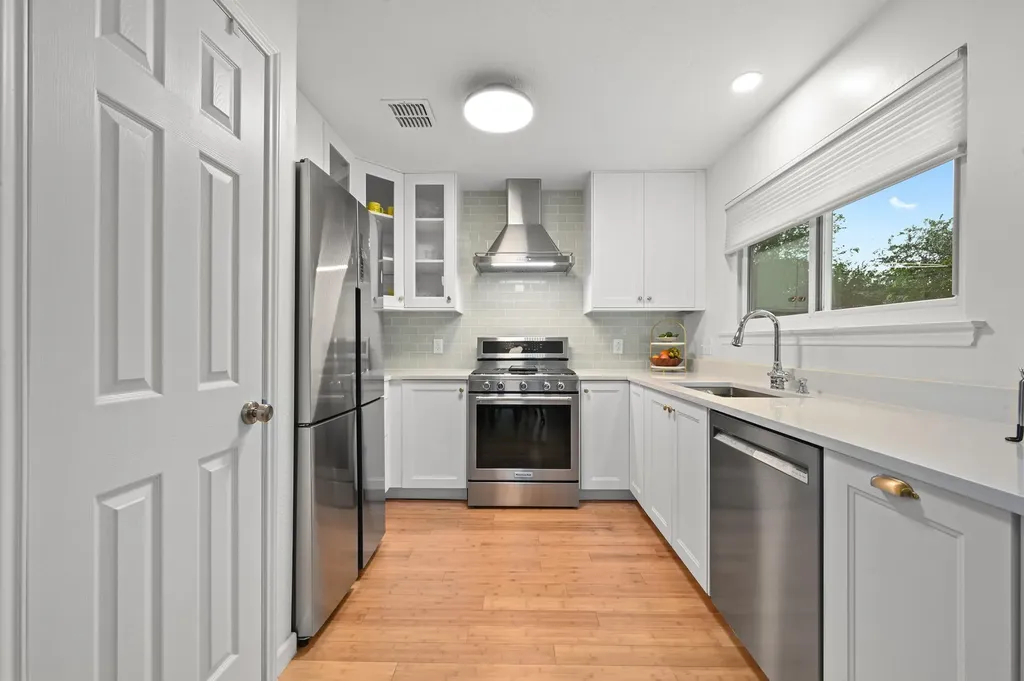 8108 Treehouse Lane Austin TX 78749
