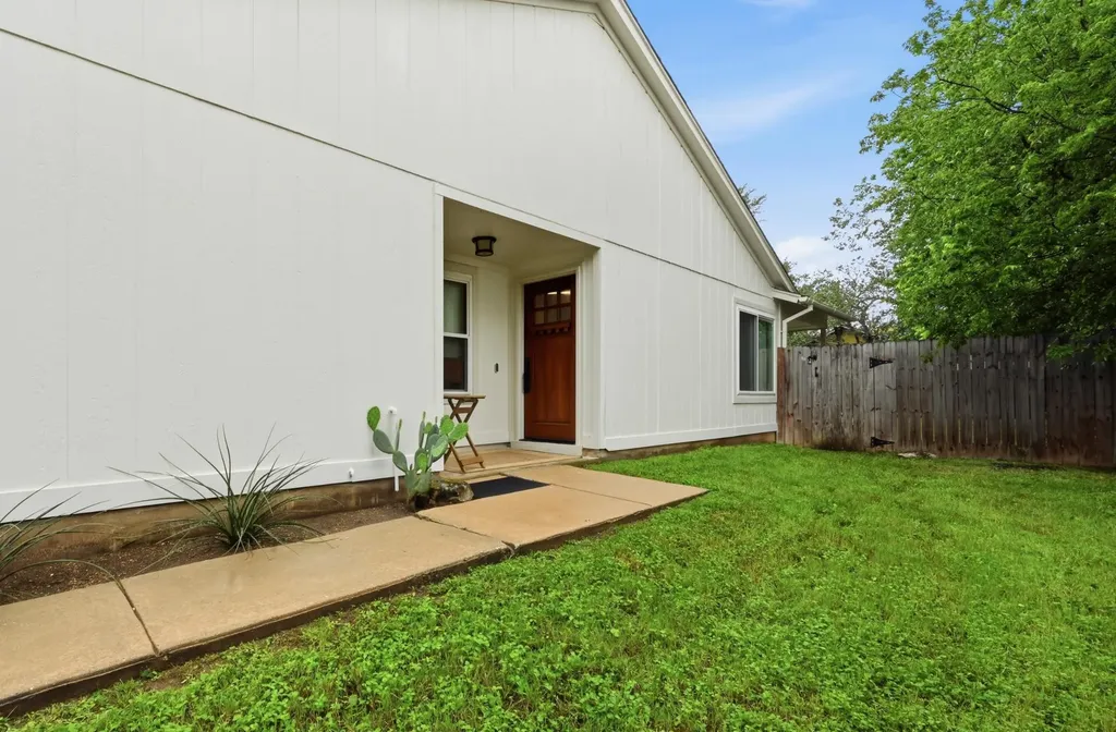 8108 Treehouse Lane Austin TX 78749