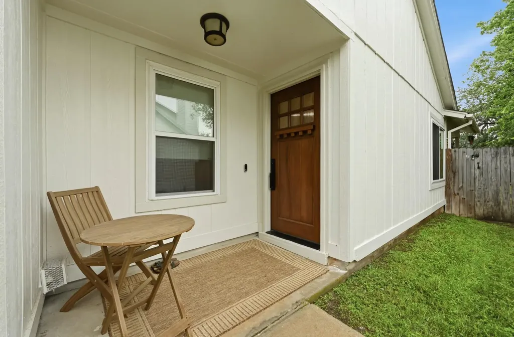 8108 Treehouse Lane Austin TX 78749