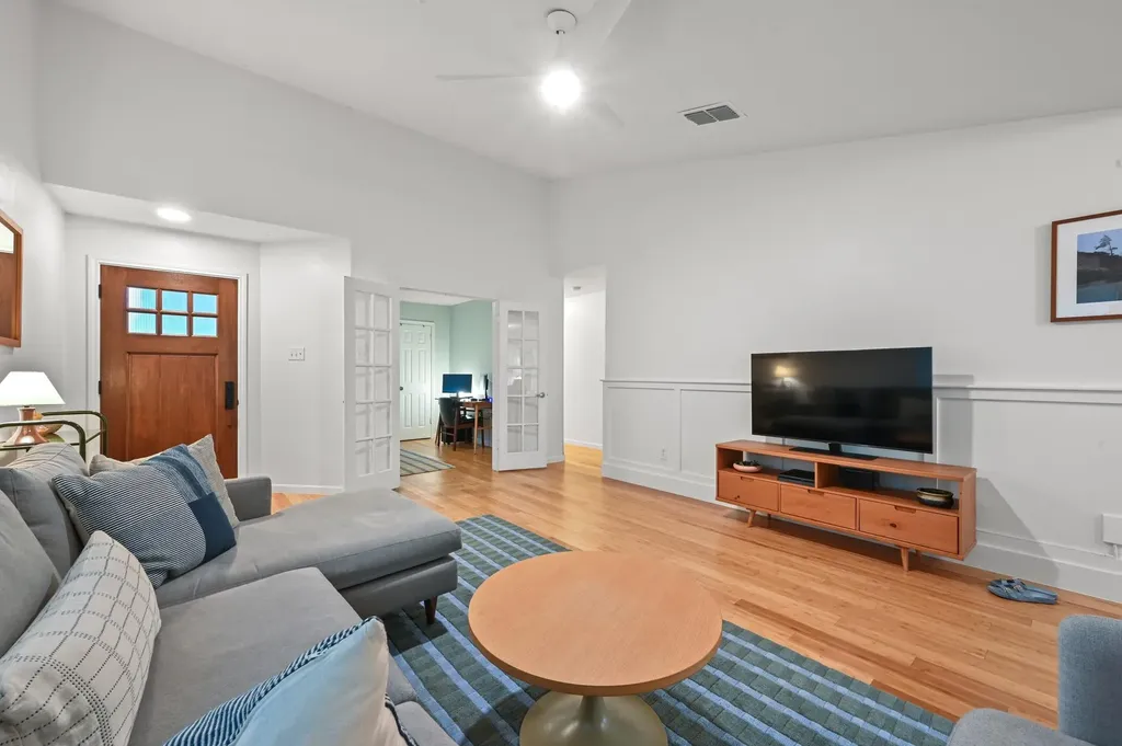 8108 Treehouse Lane Austin TX 78749