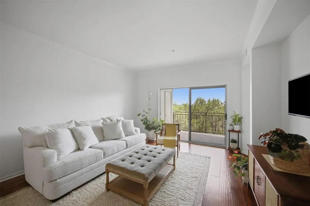 6000 Shepherd Mountain Cove Austin TX 78730