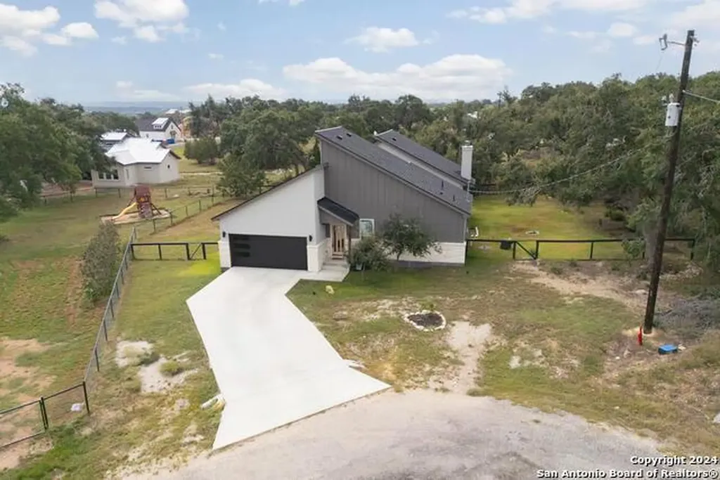 103 Hans Bell Blanco TX 78606